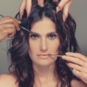 Time for Tea: Idina Menzel's New Play SKINTIGHT Looks at Gay Relationships and Jewish Family Dynamics