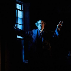 Theater review: The Geffen offers the unforgettable gift of ‘Charles Dickens’ A Christmas Carol’