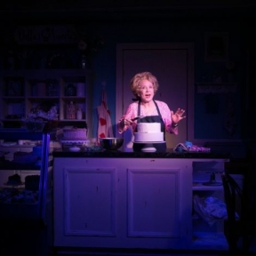 ‘The Cake’ returns to L.A., and Debra Jo Rupp is once again the icing