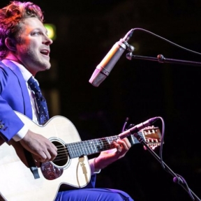 Review: The one-man musical ‘The Lion’ leaps to the L.A. stage with songs of regret and hope