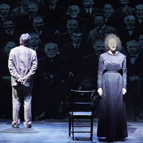 Q & A with Alan Alda on Marie Curie