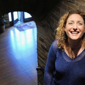 Judy Gold dreams of her gay-family sitcom