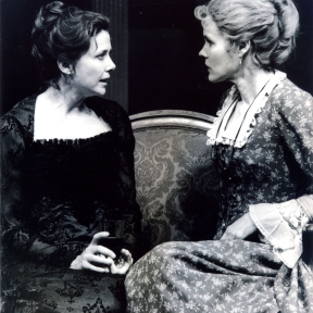 Annette Bening Opens in Hedda Gabler in L.A., March 24-April 18